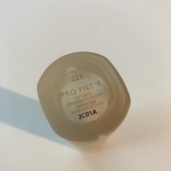 🆕 Fenty Pro Filt’r Soft Matte Longwear Liquid Foundation - Picture 7 of 8